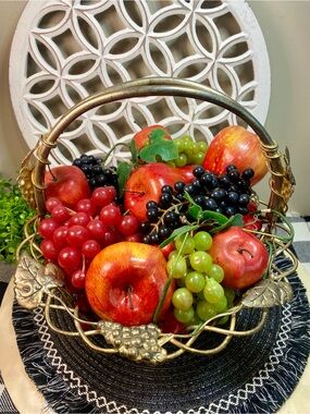 Vintage Godinger Silver-plated Basket Scalloped Wire Handle W/Grapes & Leaves